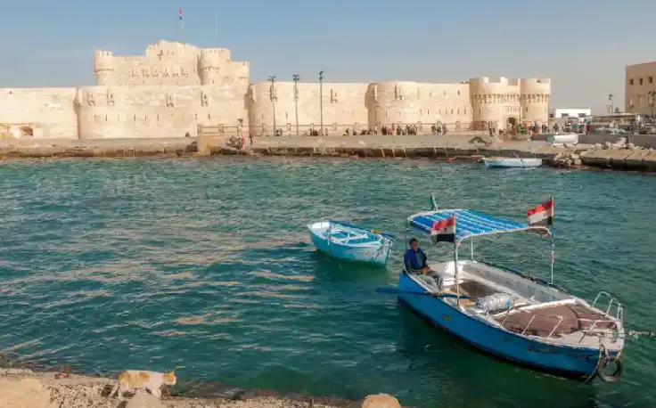 cittadella di qaitbay ad alessandria egitto , egitto mar mediterraneo