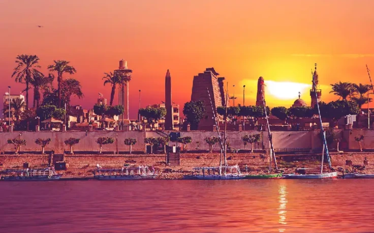 Luxor al tramonto , aeroporto di luxor