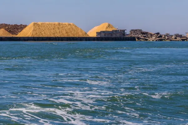 Statua egiziana, il mare di minya