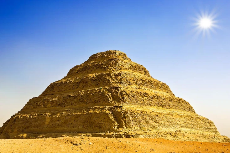 piramide a gradoni di djoser a saqqara piramide a gradoni di djoser a saqqara