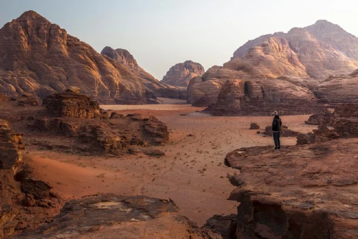 Dove si trova Petra, un uomo a Giordania