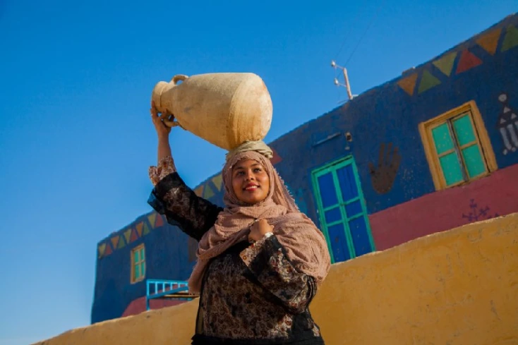 nubia egitto, una donna egiziana a nubia