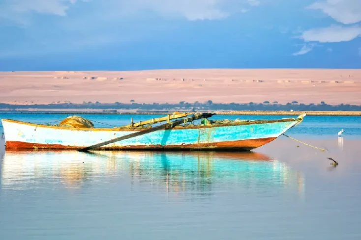 Lago Qarun, un barca al lago Qarun