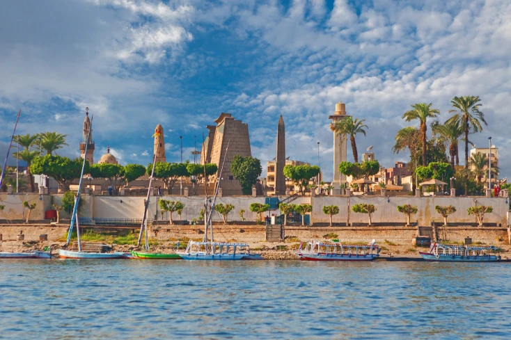 la città di luxor, luxor storia