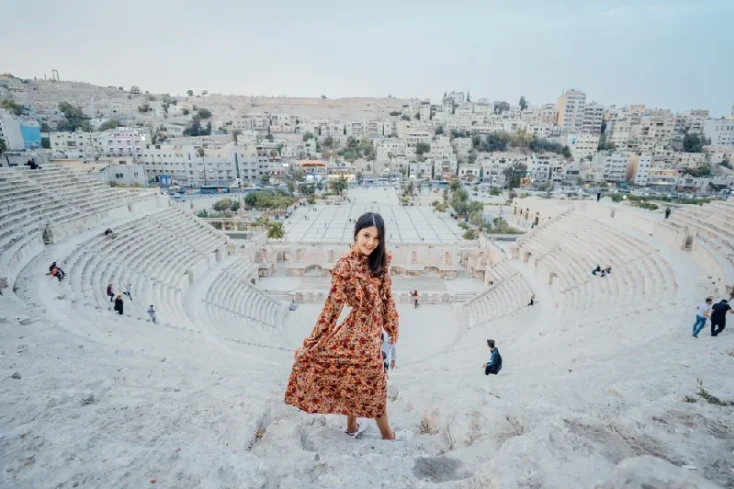 amman giordania, una ragazza ad amman