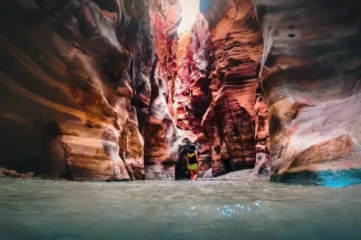 wadi mujib, un uomo al wadi di mujib