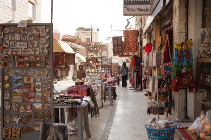 il mercato di souvenir a madaba , madaba giordania