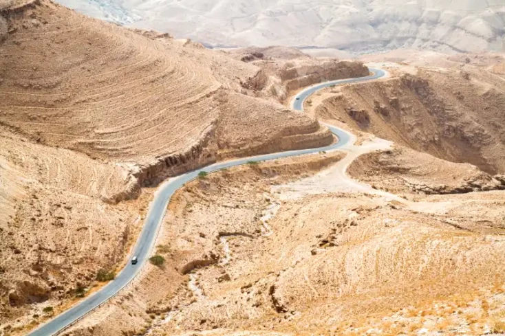 una foto panoramica da wadi mujib via dei re , strada dei re