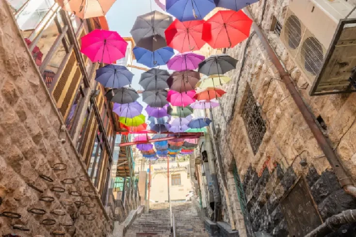 gli ombrelli colorati del rainbow street , rainbow street amman