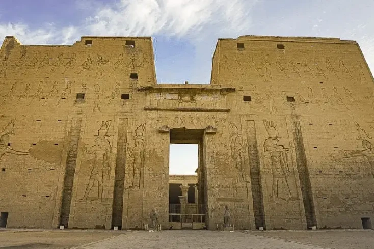 edfu assuan , tempio di osiride