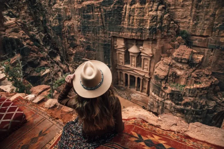 una donna a petra , nabatei