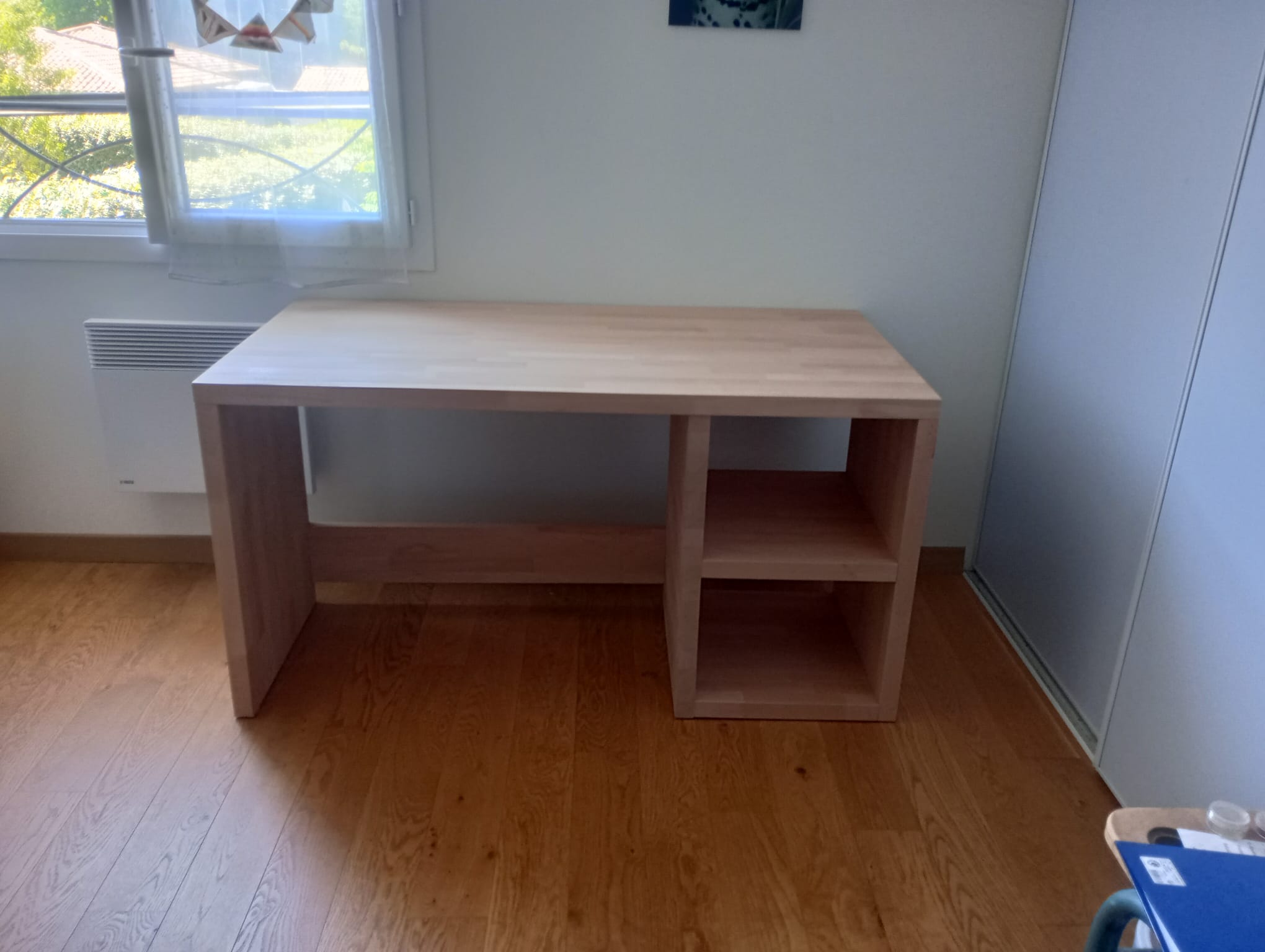 Bureau d'enfant robuste - Menuiserie Sirouet