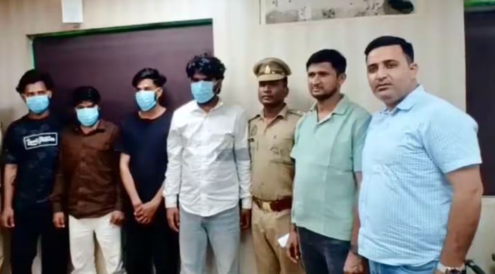 नोएडा पुलिस ने डेटिंग ऐप्स पर चल रहे शातिर लूट और ब्लैकमेलिंग गिरोह का किया भंडाफोड़