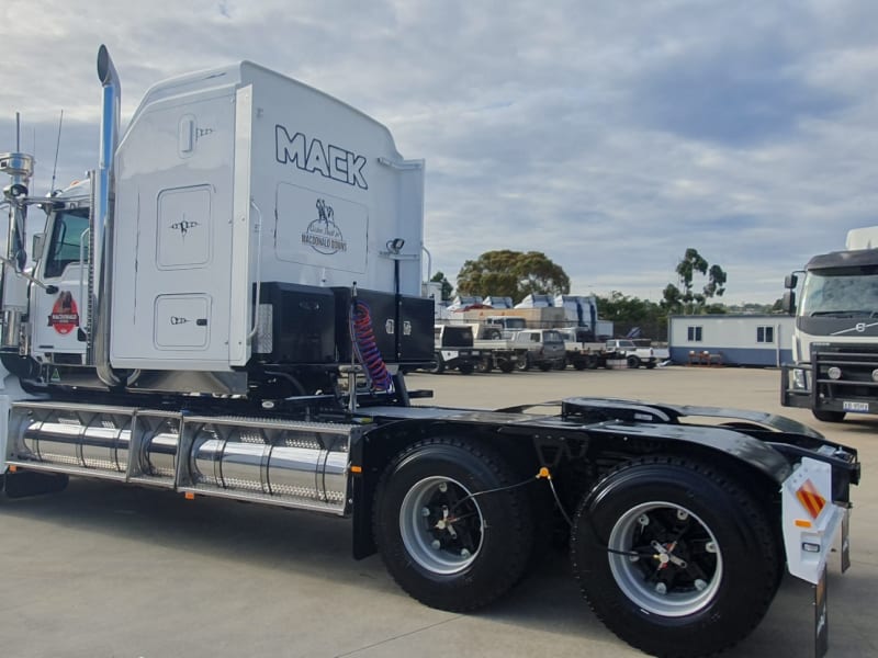 Mack Cattle Truck