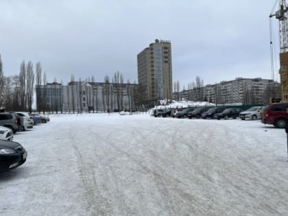 Около онкодиспансера в Пензе обустраивают бесплатную парковку на 146 мест