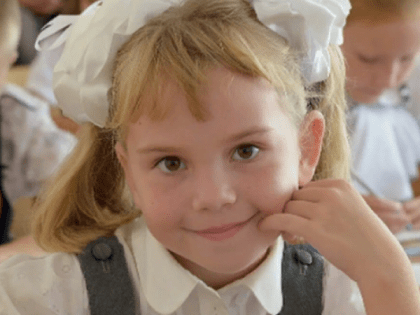 С 1 сентября в России учебный год будет сокращен: школьники танцуют от радости