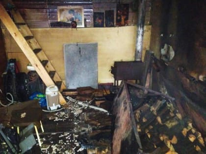 Зареченские пожарные эвакуировали иномарку из горящего гаража