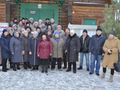 На площади перед храмом Серафима Саровского прошла традиционная благотворительная ярмарка