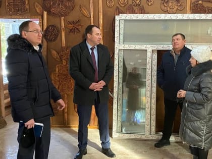Сергей Щёткин проверил ход капитального ремонта школы
