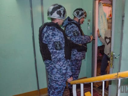В Пензе наряд вневедомственной охраны задержал гражданина, избившего женщину