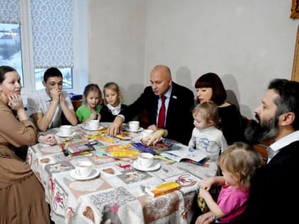"Видеть счастливые глаза ребенка, чье желание тебе удалось исполнить, - это огромная радость!" - Юрий Зиновьев