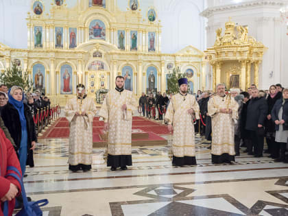 В праздник Рождества Христова митрополит Серафим совершил Божественную литургию в Спасском кафедральном соборе