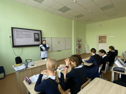 Пензенские кадеты и воспитанницы познакомились с заслугами Почётного полярника Евгения Сузюмова
