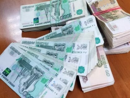 Путин поручил организовать выплаты ко Дню семьи