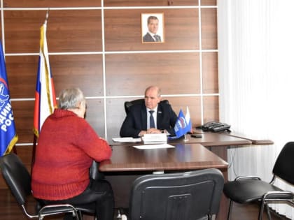 Владимир Мутовкин провел прием граждан в региональной общественной приемной Председателя Партии «Единая Россия»