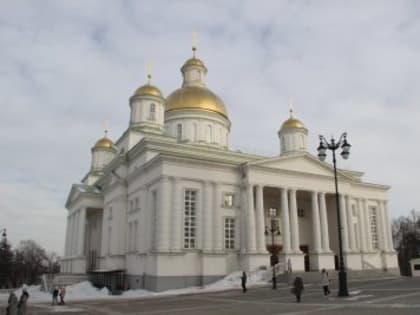 Митрополит Серафим совершил Литургию Преждеосвященных Даров в Спасском кафедральном соборе