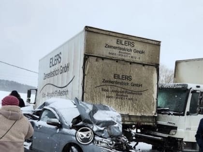 Появились фото с места жесткой аварии на трассе М5 под Пензой