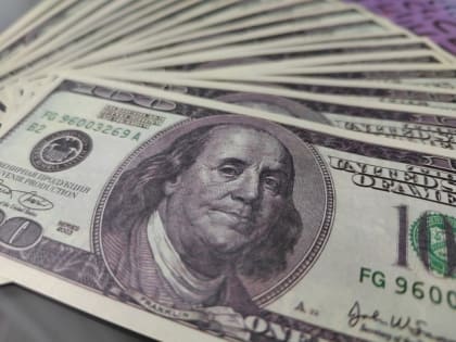 ЦБ РФ понизил курс доллара 1 марта