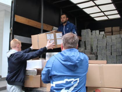 «Единая Россия» и фонд «Наша Правда» передали на фронт крупную партию спецтехники