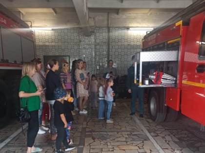 Дошкольники посетили пожарную часть