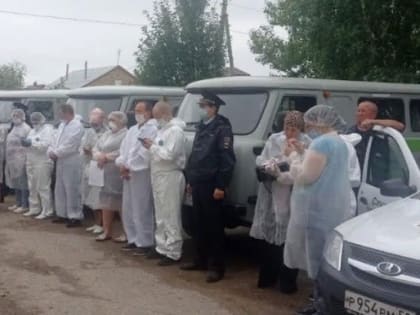 В Городищенский район прибыли медики в защитных костюмах