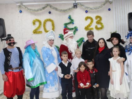 Сотрудники полиции Малосердобинского района устроили школьникам новогоднее представление