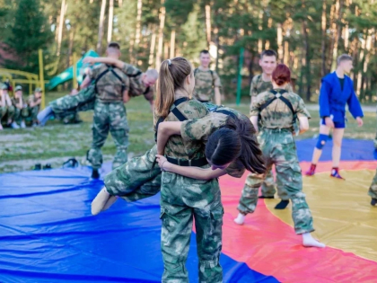 Самбисты провели мастер-класс для бойцов отряда «Тигр»