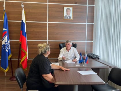 Николай Лукьянов оказал помощь погорельцам из Бессоновского района