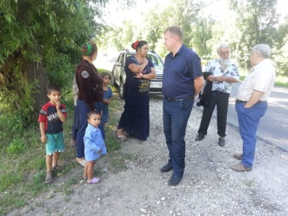 Глава администрации Бессоновского района Вячеслав Демичев провел встречу с жителями села Вазерки