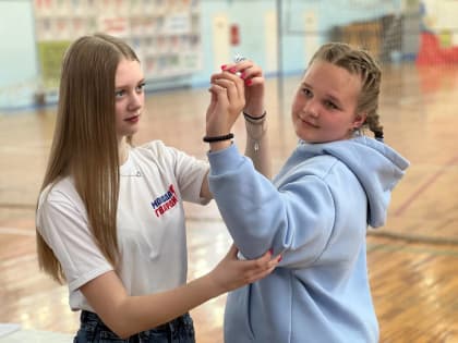 Активисты «Молодой Гвардии» провели акцию «Самый меткий» во Всемирный день здоровья