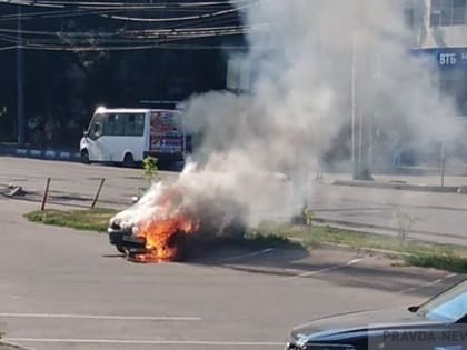 В Пензе на ул. Суворова сгорел автомобиль