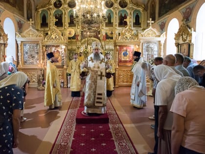 В день обретения мощей святителя Митрофана Воронежского митрополит Серафим совершил литургию в Митрофановском храме