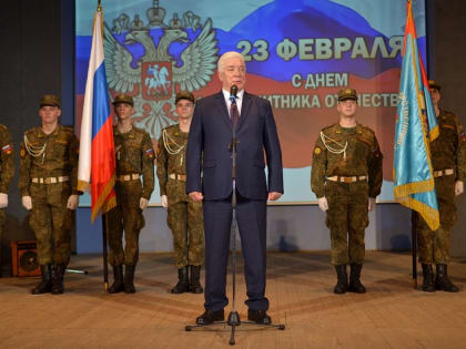 В Пензенской области Александр Гуляков наградил военных педагогов