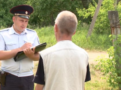 В Наровчатском районе полицейские установили подозреваемого в краже денежных средств