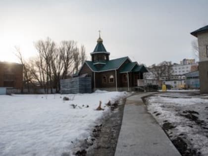 В престольный праздник митрополит Серафим совершил Литургию Преждеосвященных Даров в храме во имя блаженной Матроны Московской в Пензе