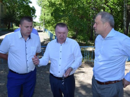 Депутаты выехали по обращению жительницы Лопатинского района