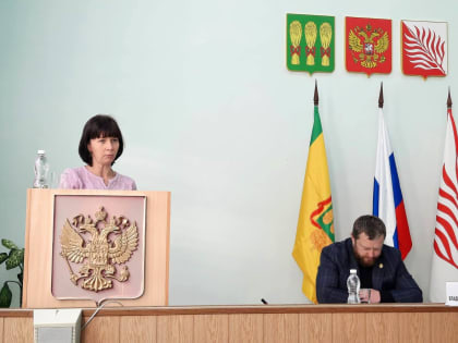 В Иссинском районе прошла очередная сессия Собрания представителей