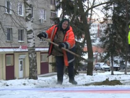 «Работаем без выходных»: пензенские коммунальщики борются со льдом и готовятся к непогоде