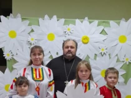 Священнослужитель принял участие в праздничном мероприятии, посвященном Дню любви, семьи и верности