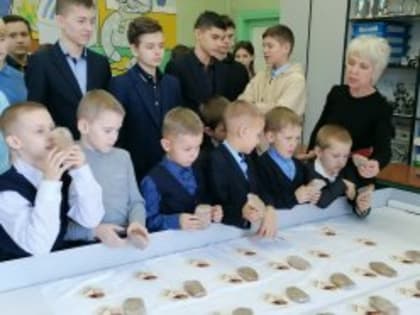 ЭТА ИСКРА ПРОЖГЛА СТАЛЬ
